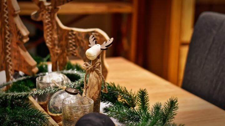 Najpiękniejszy stroik bożonarodzeniowy na świąteczny stół – inspiracje